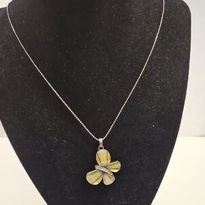 COOL JEWELS.Elegant Rhinestone & Silver Flower or Butterfly Pendant 18" Necklace